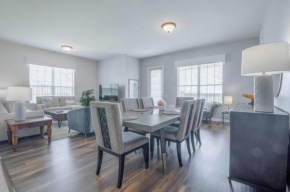 New! Luxurious Vista Cay LakeView Penthouse Ciélo Near all Theme Parks, and walk to the Convention Center